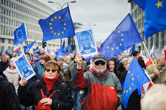 RobGajdaKochamyCieEuropomanifestacja20170325134010FotoPressArt.jpg