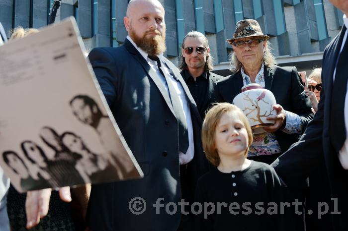 RobGajdaKorafuneralFotoPressArt20180808115000.jpg