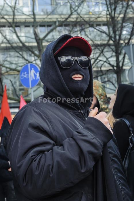 RobGajdaantifascistdemonstration2017FotoPressArt20171111145016.jpg